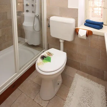 Authentic Kruzna Baška